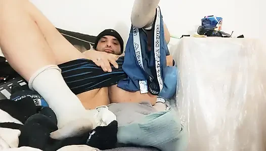 Dirtyjunkbro bir daha çoraplarını yıkamadı! Toprak!