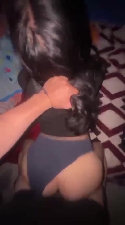 Une demi-sœur latina de 18 ans à gros cul se fait baiser à l’hôtel | Clip 1