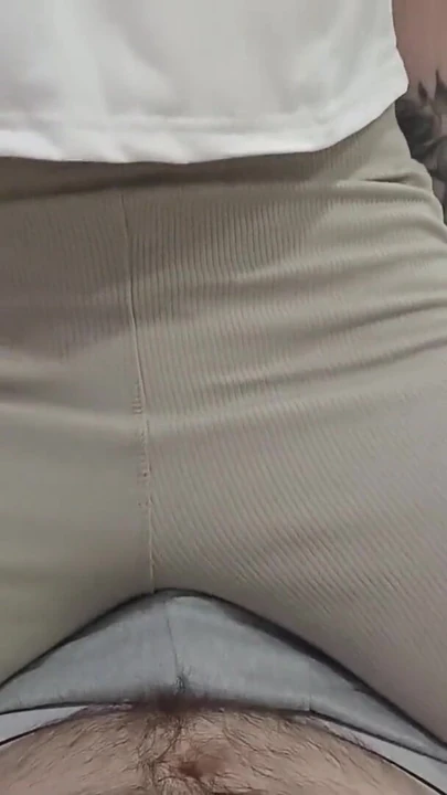 רגע שובה לב מתוך "DRY HUMP - חבר לכיתה בטייטס חדשים חם מאוד"