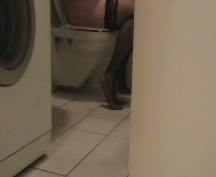 Evo me na wc-školjci.