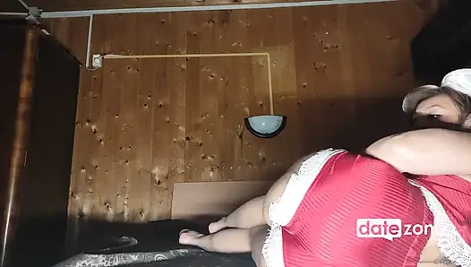 Sexy häschenmädchen masturbiert ihre muschi