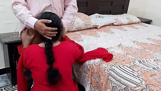 Evli kadın kocasının kötü alışkanlıkları nedeniyle kızıyor