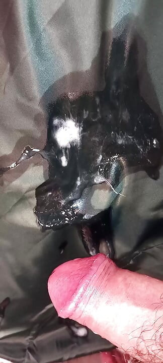 Ejaculating my sperma on the lining of a fake fur ladycoat