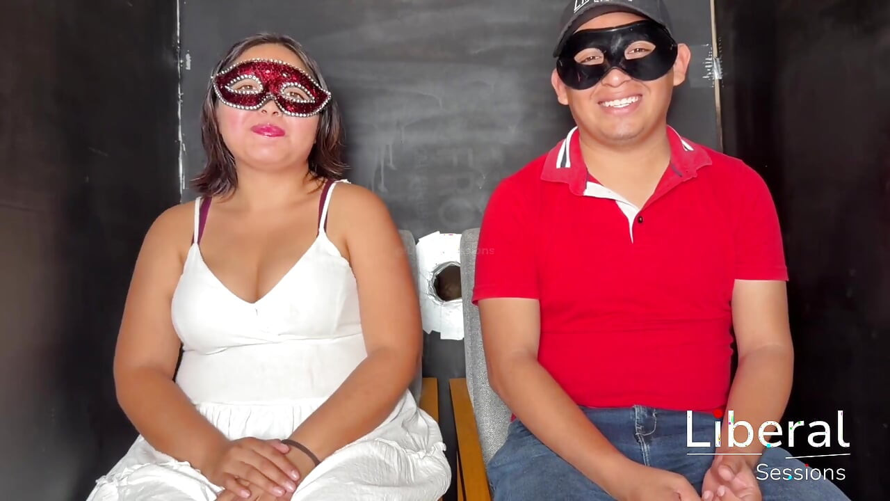 Hotwife dikongkek dalam lubang kemuliaan di hadapan cuckoldnya