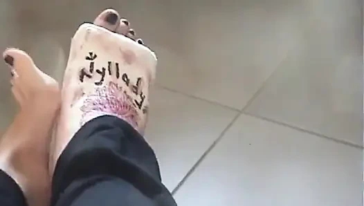 Legcast and...barefoot