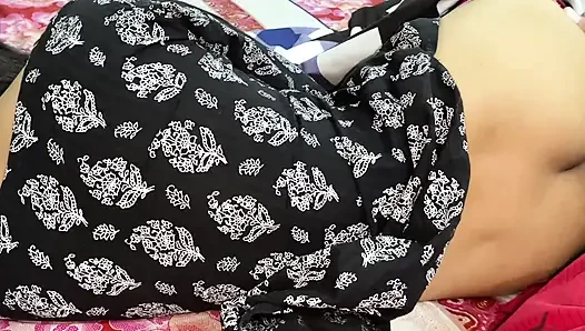 Shared the bed with Punjabi Bhabhi and fucked her big ass