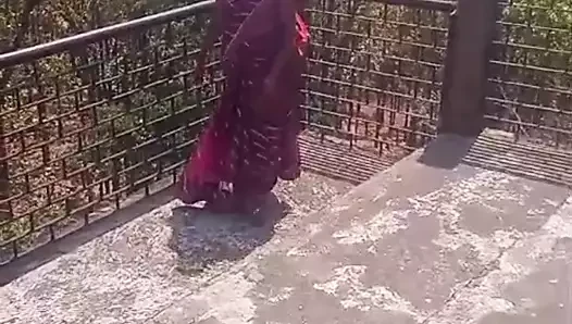 Chanchal Kumari keras di hutan oleh pacar dengan dalih nongkrong seks panggangan India