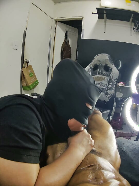 Throat Champ Black Mask 3