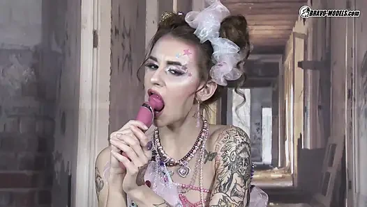 423 - Adelle Единорог