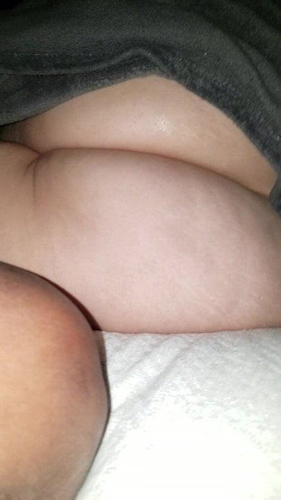 Eating her ass out