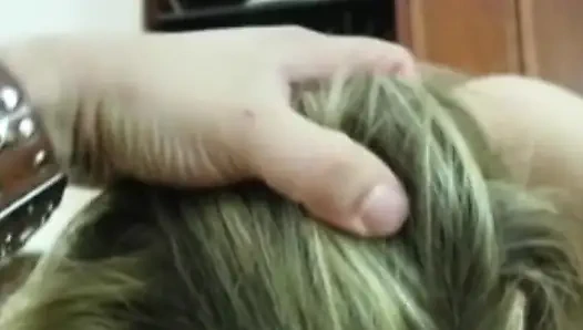 Alex's tiefe kehlenfähigkeiten glänzen