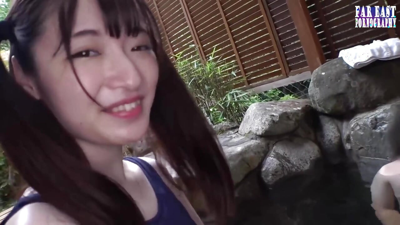 Gila nishan ghoomna ke roop men vah ek shararti jhilmilati nishan chhor deta hai jahan bhi vah nnge khud ko 2 aadha