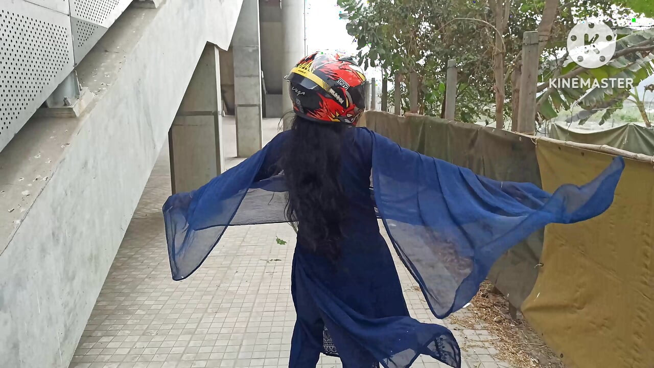 The story of the entire romantic dance of the Outdoor Dhaka Bhabhi and the cheating of the husband