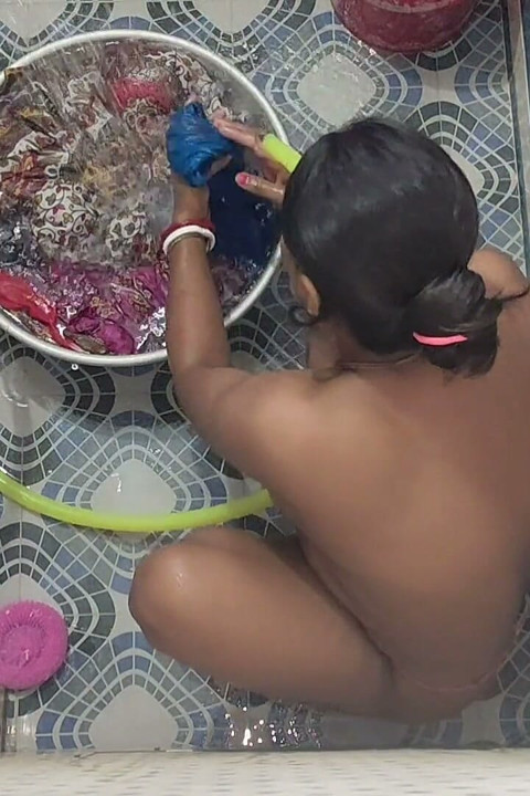 Hot Girl Viral Bathroom Show