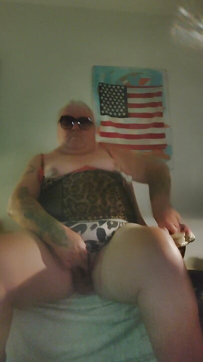 2026 SEXY GANGSTAZZ MASTURBATING, WATCHING A PORN,, FAT BELLY BIG ASS SMALL COCK REAL TITS