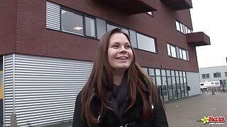 Net69 - Super hete Nederlandse brunette neukt een pooier en houdt van 69