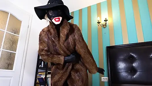 Valentine bounded kisses