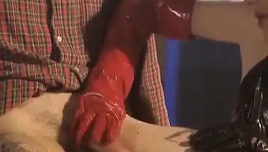 Diese beiden deutschen mädchen wissen, wie man handjob gibt