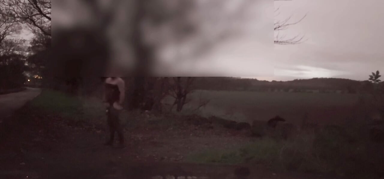 Bdi stking men lnd ko chakma dene vali karen jo pas se gujarti hain