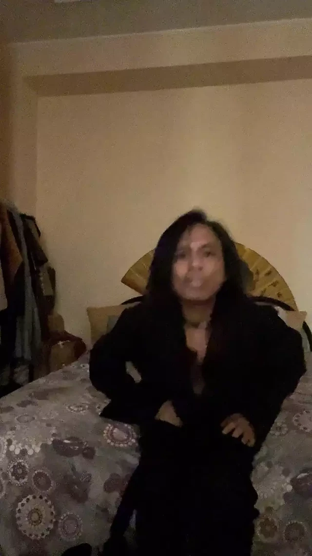striptease  version creep