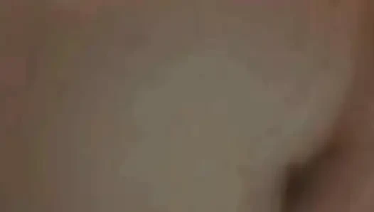 Aku memutar pantatku yang gemuk