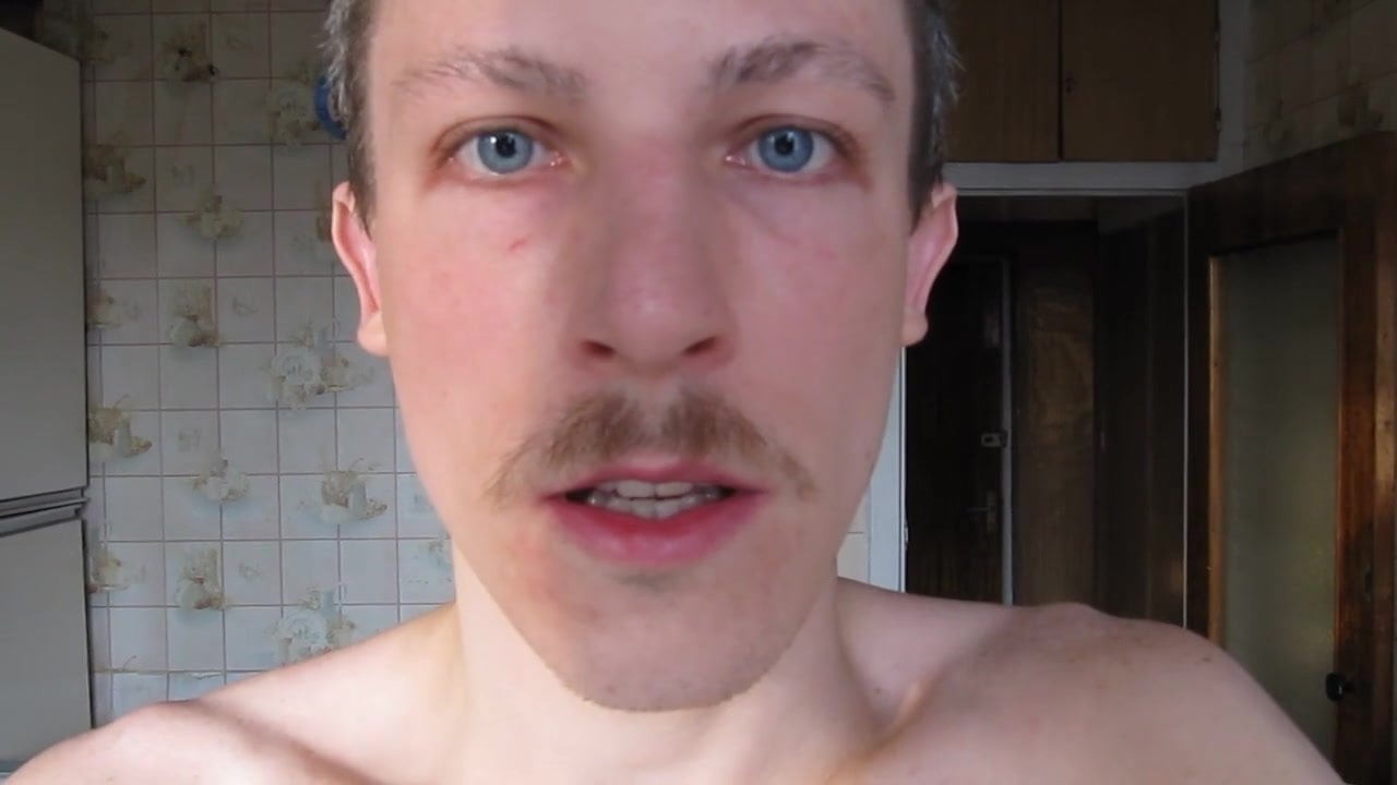 Twink总是渴望生鸡巴