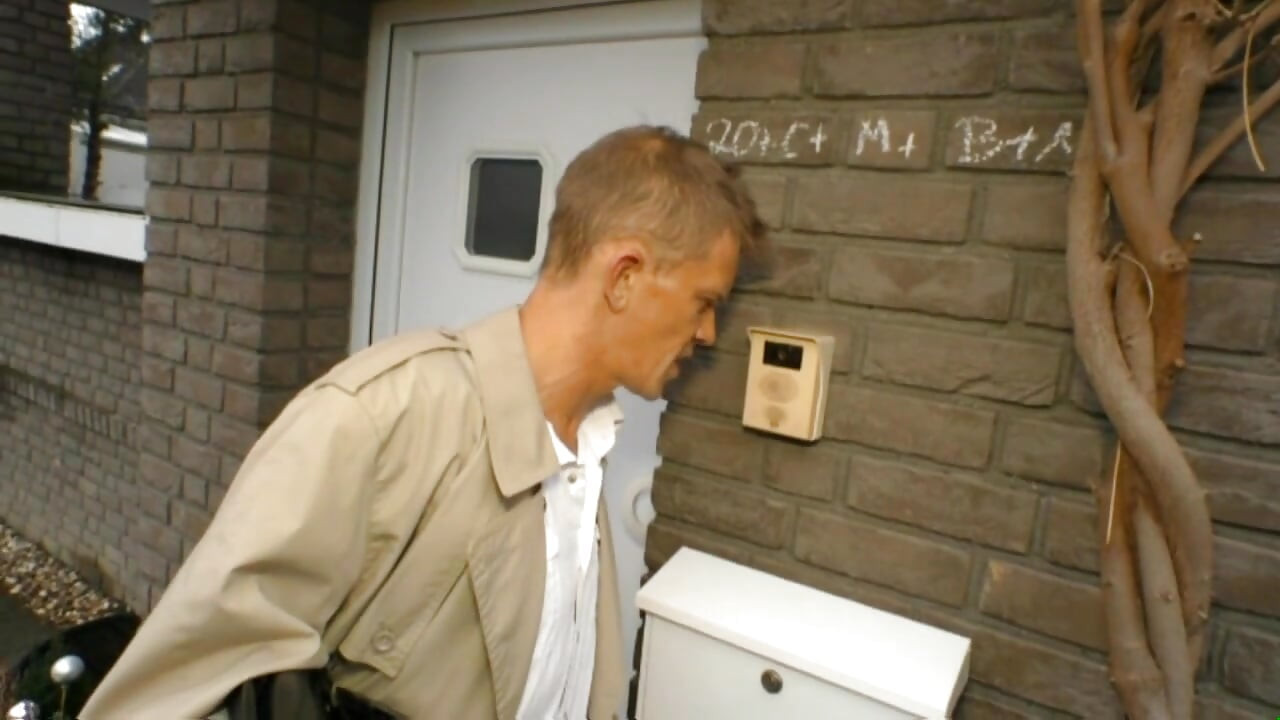 The fucking apartment building - Scene #01