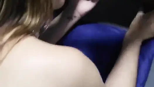 Я давала свою задницу моему мужу, я не могла устоять и позвонила его другу, чтобы положить ее в мою задницу тоже, я была вся сломаны и полностью