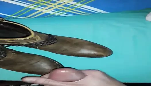 Cum on mother in laws shoes