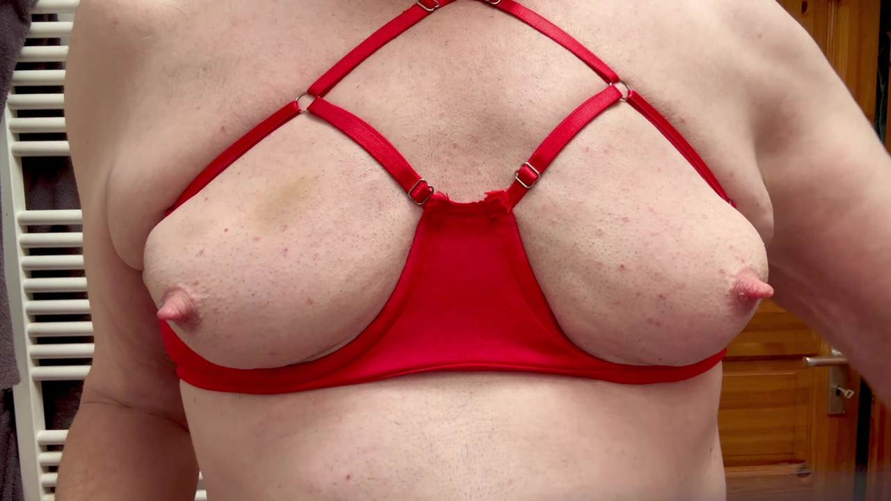 My new String Bra with PushUp and new Toys for strong Tit Slapping and Nipple Torture!