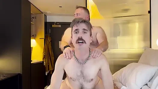 Üvey baba ve delikanlı eylemi