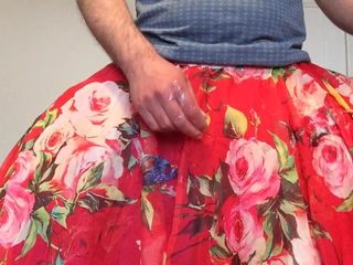 Paja se masturba con falda floral fluida