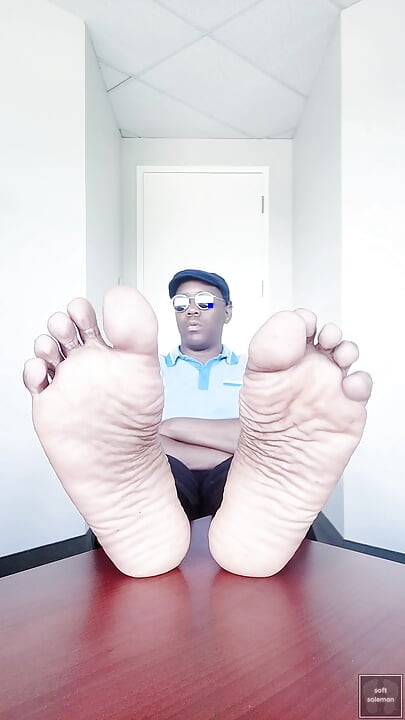 Male soles in the office (4) (2026)