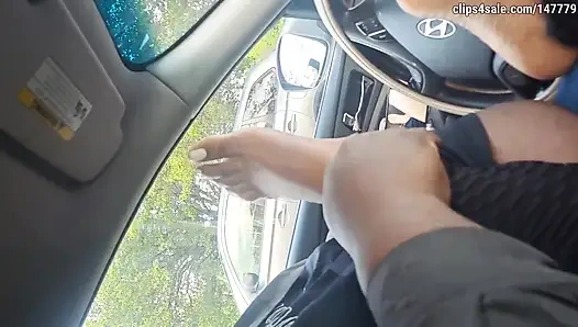 Sesi dengan kaki jenjang Talisa yang ke-1