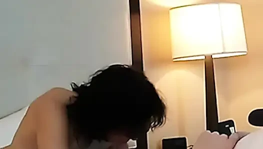 Süper seksi minyon dövmeli genç kız yarak emiyor - derleme 2
