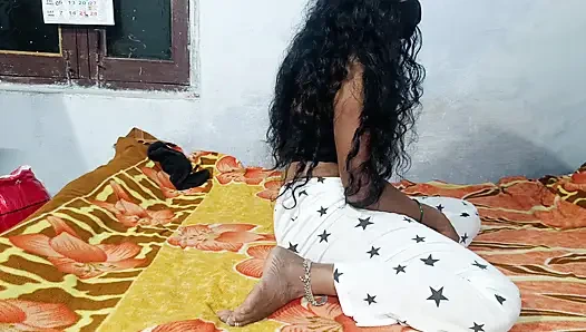 Rekaman seks istri hot india lagi asik nyepong kontol sambil jilat toket