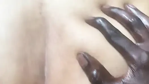 Pantat bahenol cewek semok ini dientot habis-habisan sama kontol besar pria kulit hitam sampai dicrot di pipinya