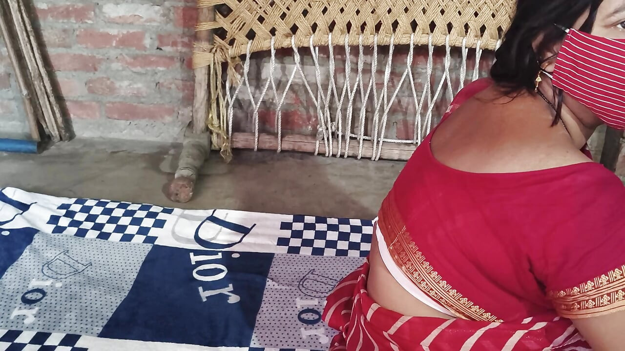 Rinki bhabhi kki chut ke baal saaf kiye