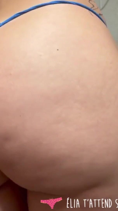 Vends-ta-culotte - Gorgeous French student undresses in front of the camera | Clip 1