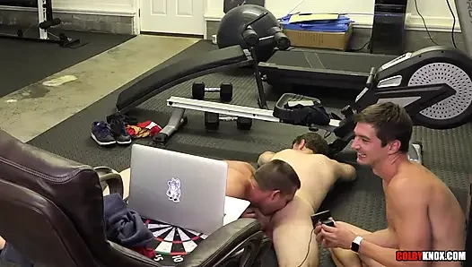 Willy T ile spor salonunda eğlence. -prezervatifsiz-
