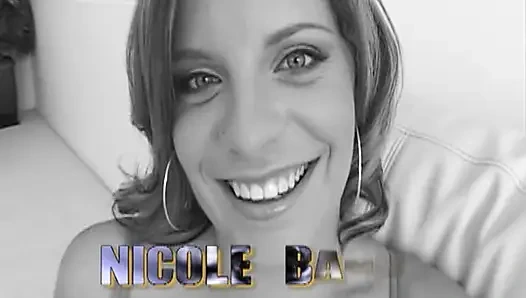 Weiße mädchen mögen große schwarze schwänze, die ihre muschi brechen und sie tiefe kehle mögen