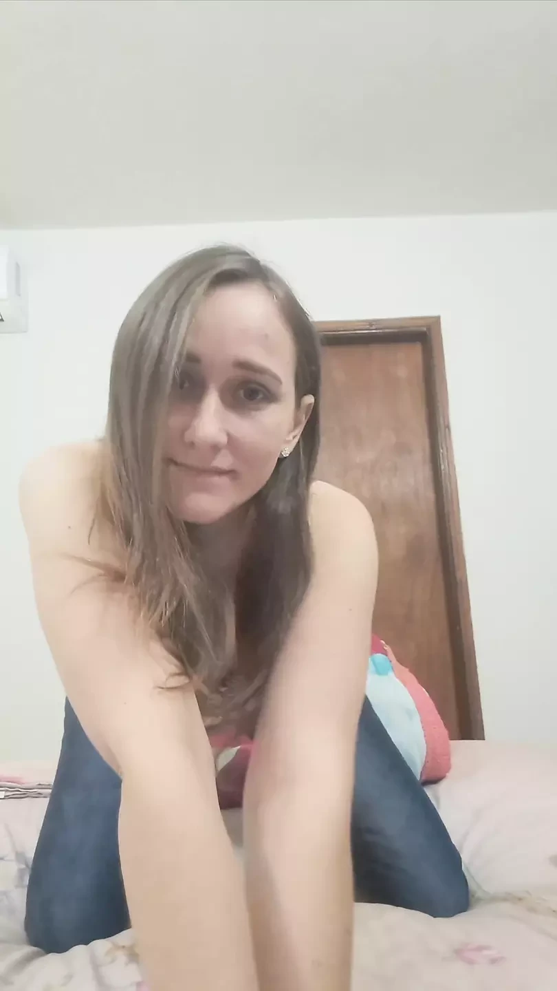 Masturbation and Fingering of a Beautiful Woman Alone at Home Homemade XXX 18