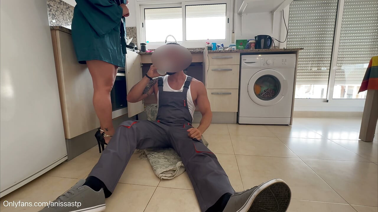 I Cheated on my Husband with the Plumber I Hired and he Fucked me without a Condom