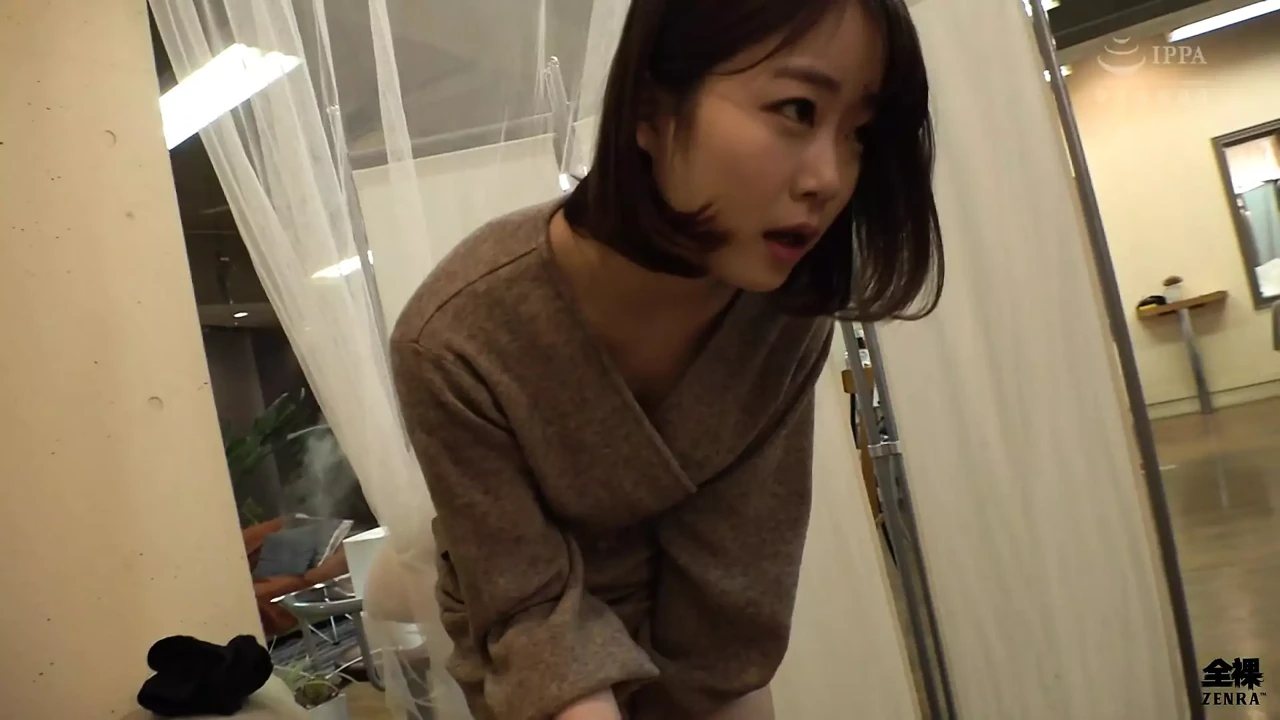 Mao Watanabe quits JAV to work as a blowjob hair stylist