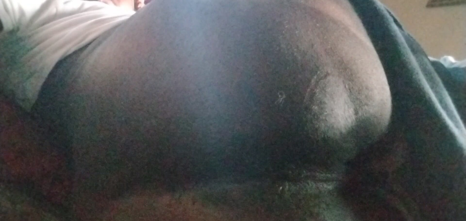 Brown boi luvs to tease that soft juicy booty