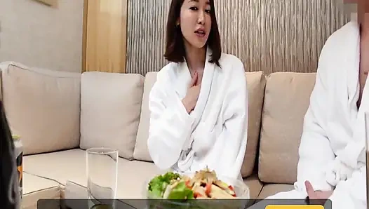 Hotel Rush. İlk saniyeden itibaren kontrolü eline alıyor