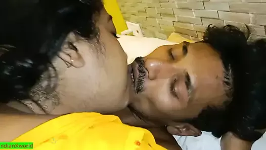 Une indienne sexy bhabhi a du vrai sexe torride avec un jeune amant! sexe hindi