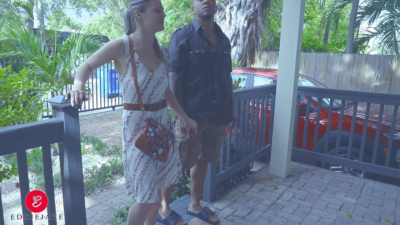 Analni seks s našom agenticom za nekretnine