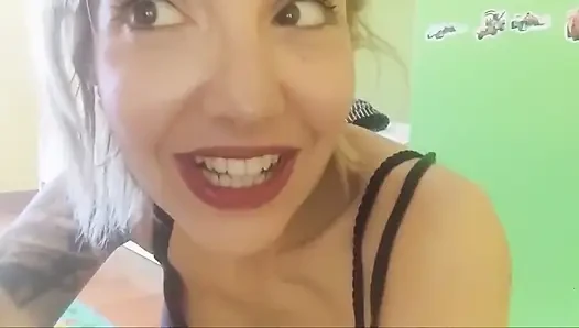 Eine wunderschöne, aber sadistische riesin .. Maschinen haben keine Hoffnung, gerettet zu werden