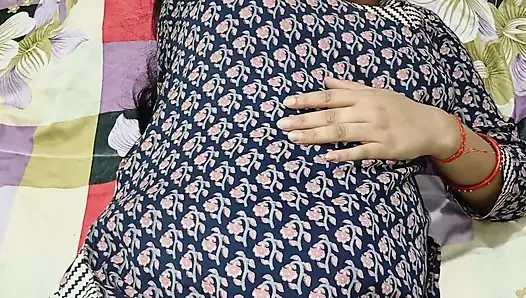 Ibu tiri selesai pijat kaki